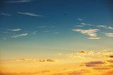 Avondlicht boven de horizon