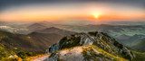 Dynamisch Bergpanorama bij Zonsopgang