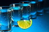 Koele ritmes in blauw licht