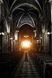 Sfeervol Gotisch Kerkinterieur