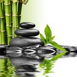 Zen compositie met bamboe en stenen