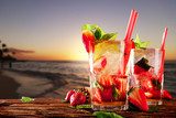 Zomerse cocktails met aardbei en munt