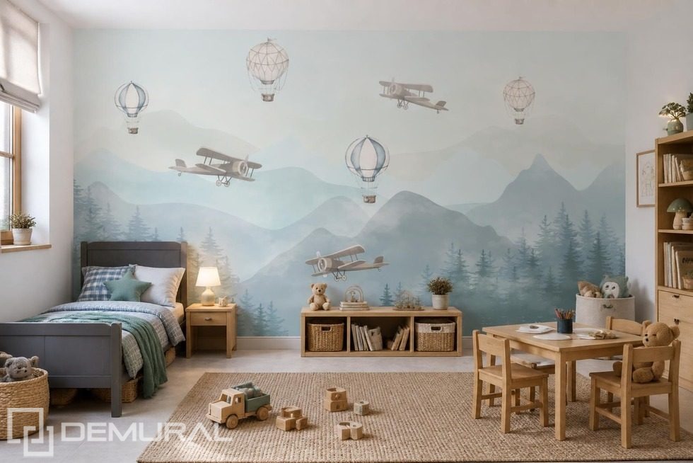 Contrast van delicate ballonnen en berglandschap Fotobehang voor de kinderkamer Fotobehang Demural